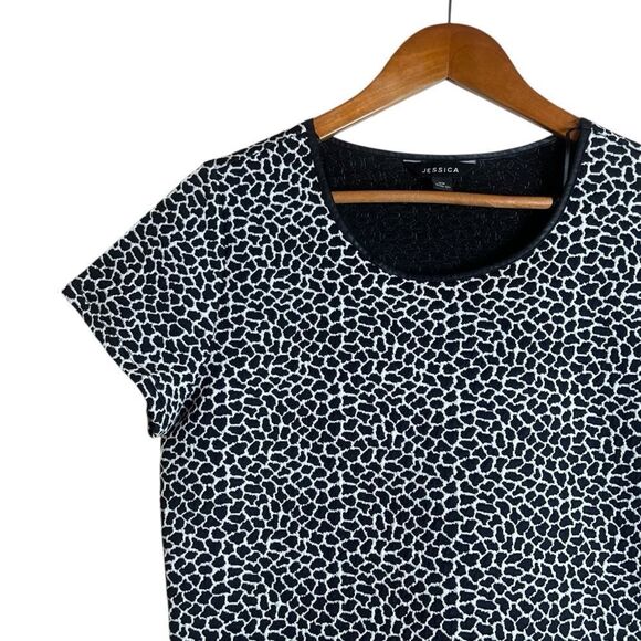 3 for $30! Jessica patterned‎ peplum shirt. Size medium - Picture 2 of 7